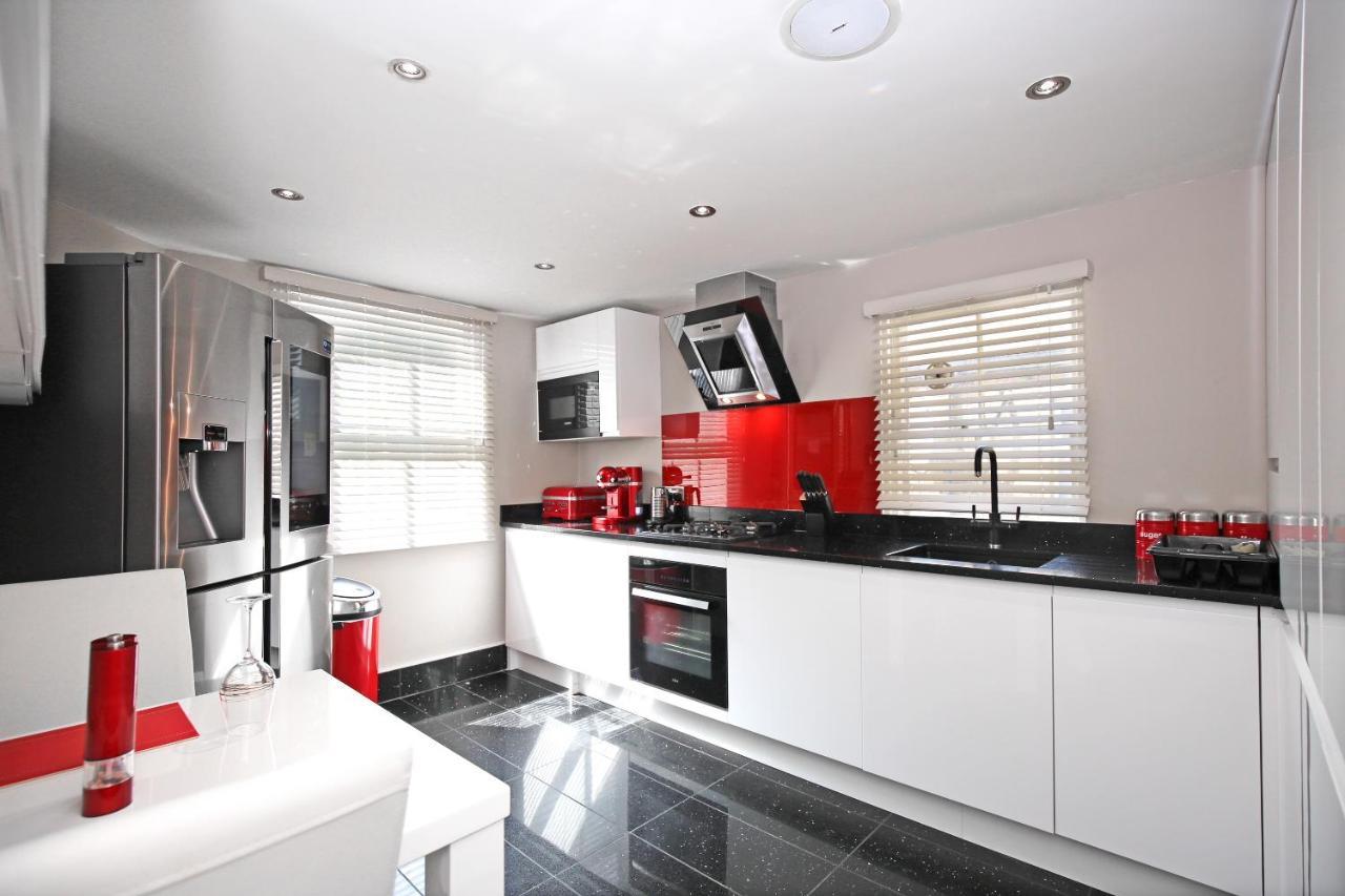 Modern Bedroom In London !! Экстерьер фото