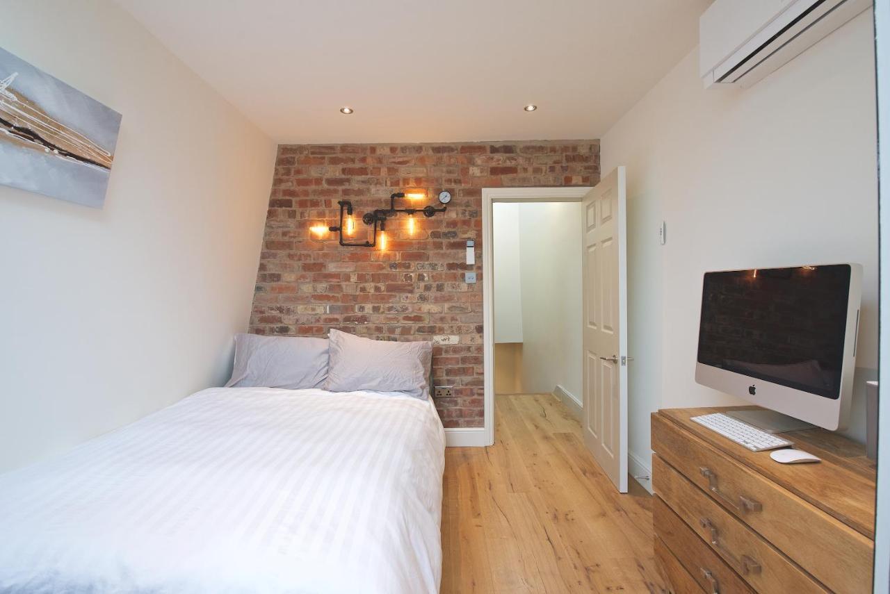 Modern Bedroom In London !! Экстерьер фото
