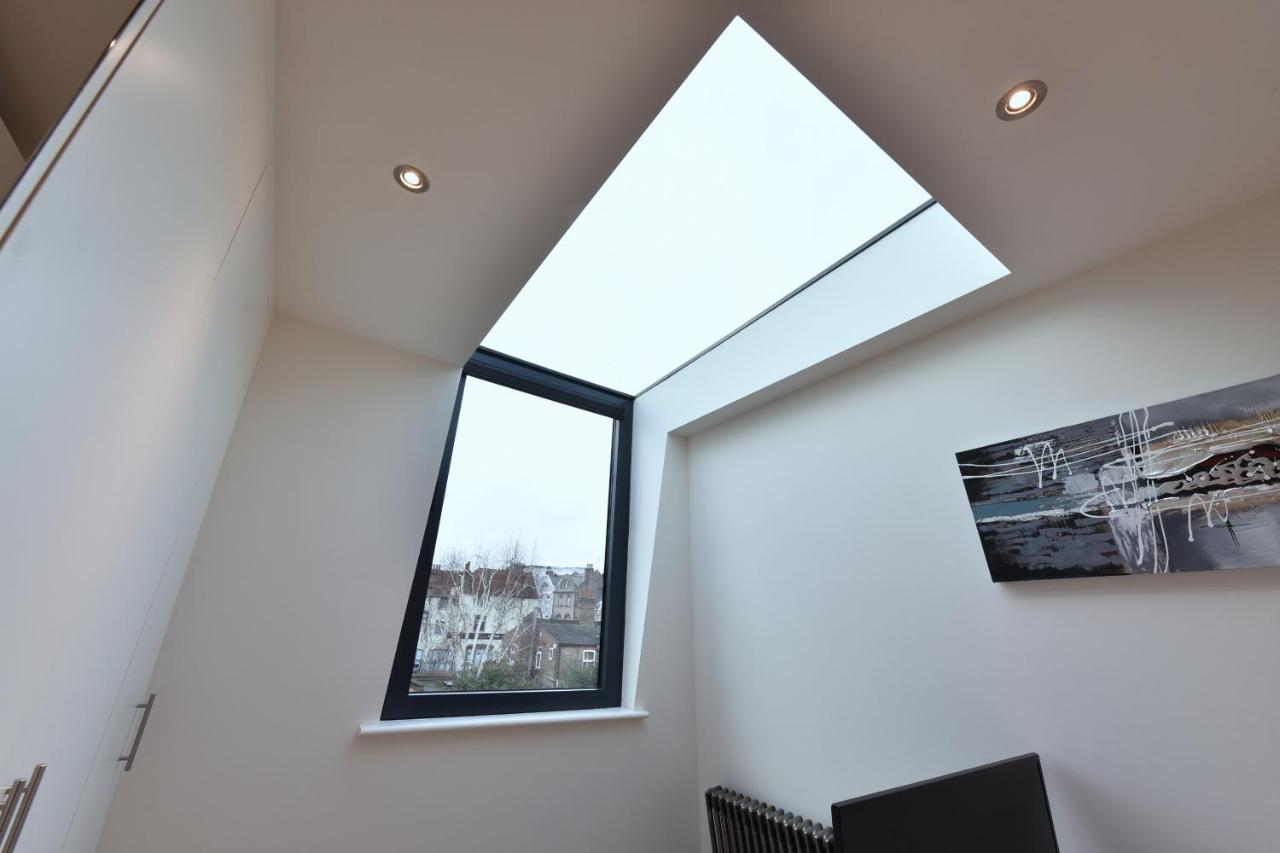 Modern Bedroom In London !! Экстерьер фото
